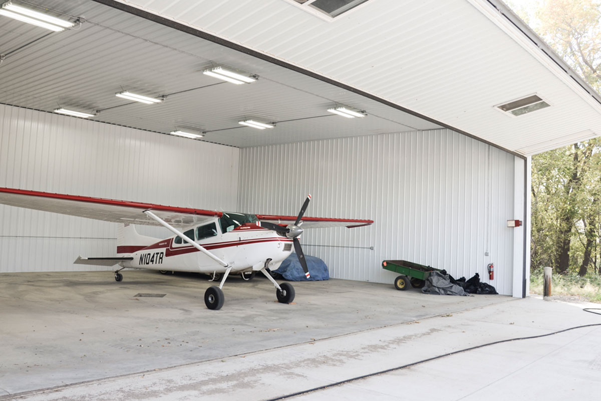 Airport Terminal & Aviation Facility Roofing commercial roofing image